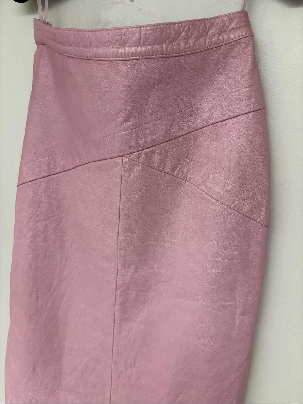 Petal Pink Vintage Leather Pencil Skirt by Suzelle - Picture 4 of 8